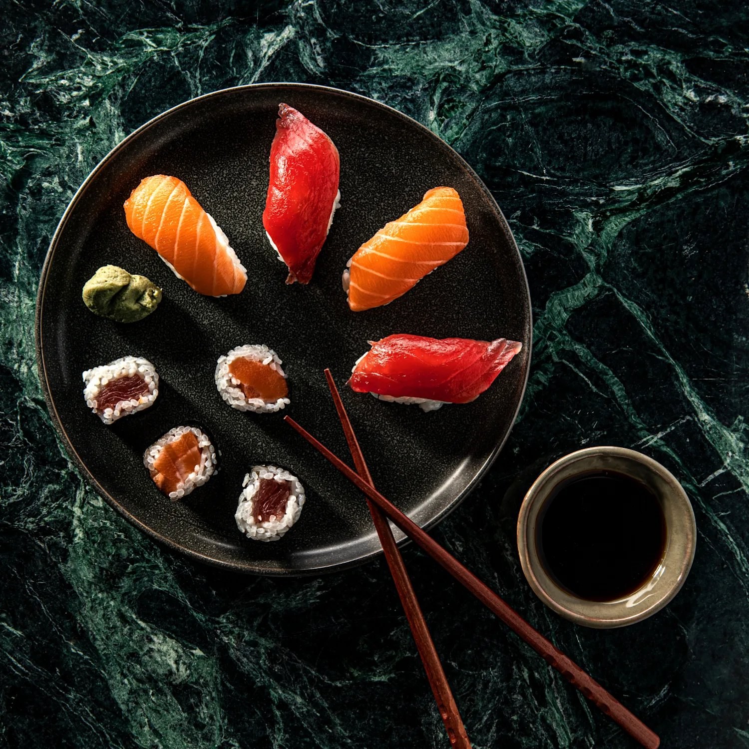 Sushi sobre tabla Kasa Japo
